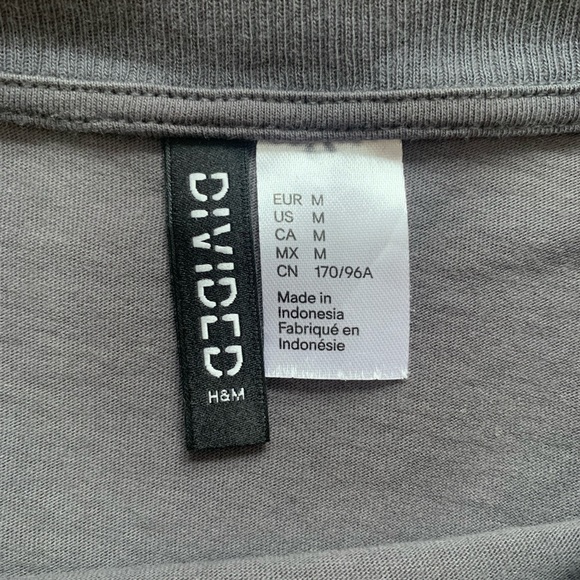 Cropped Graphic Tee - Picture 2 of 2